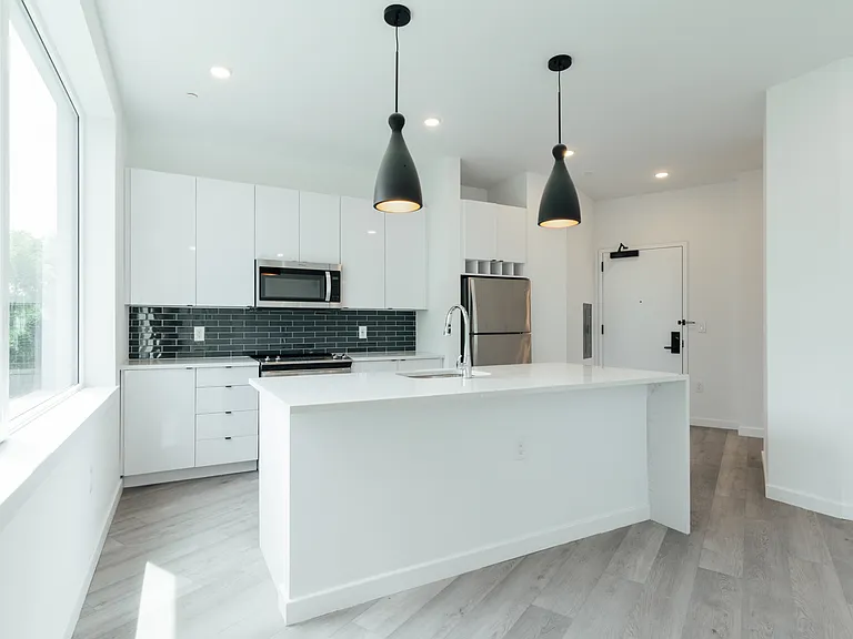 130 Monitor Street — Photo 15