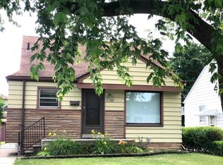 17796 Matthews St, Riverview, MI 48193
