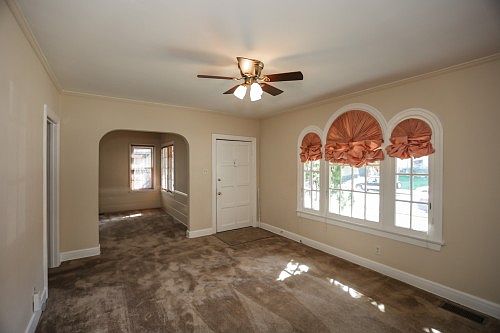 4th image of 10851 Kling St