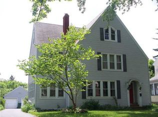 71 Warrington Dr, Rochester, NY 14618