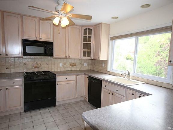 4th image of 11 Piermont Pl