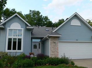 1887 Park Ridge Ct, Saint Paul, MN 55119