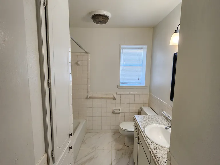 Full bath upstairs