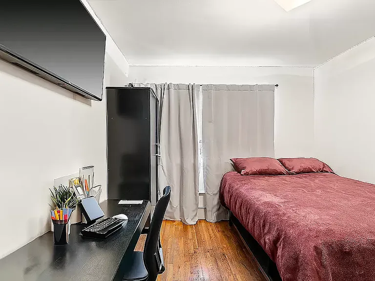 25-47 44th St #2 — Photo 7