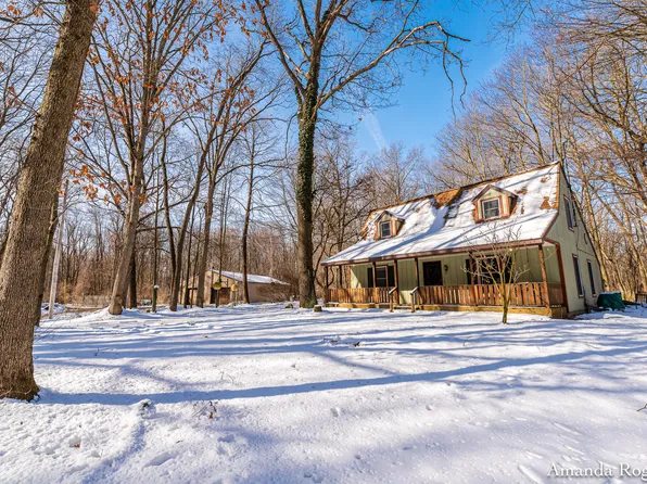 275 Montcalm Ave SE, Lowell, MI 49331