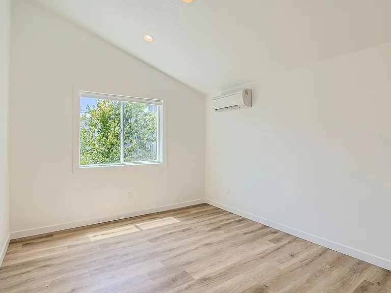 4300 SE 79th Ave — Photo 9