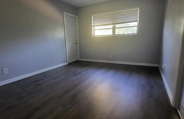 5240 NE 14th Way — Photo 10