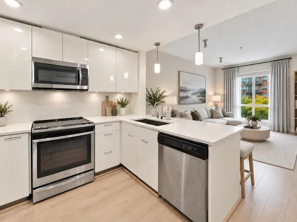 719 W 3rd St #307, North Vancouver, BC V7M 0E7