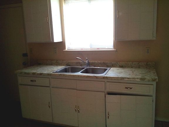 5th image of 2310 Tremont Ave #Ab