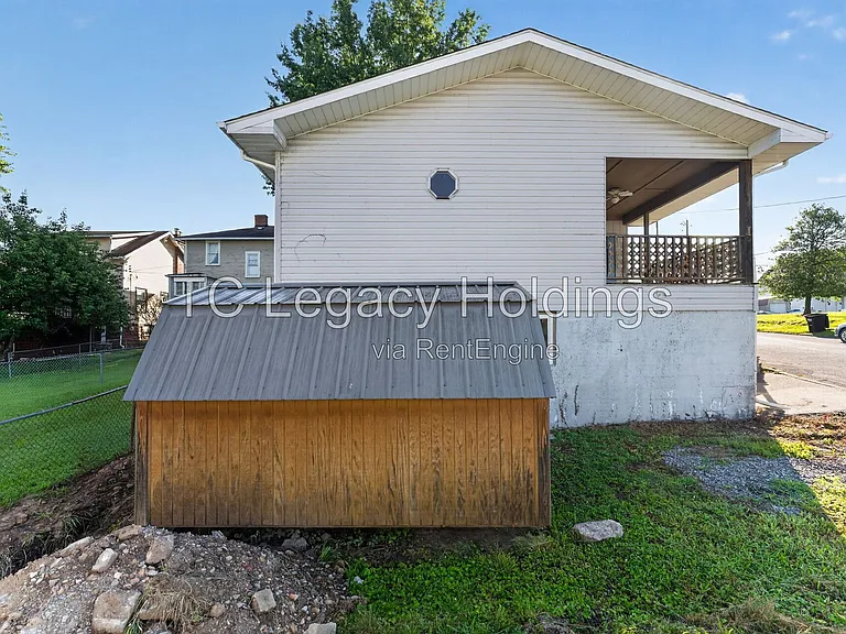 200 Reeves Ave — Photo 8