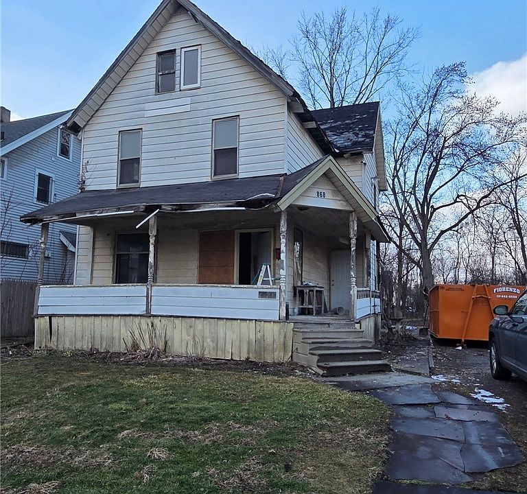 1st image of 868 Front St SW