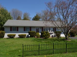 30 Rokeby Rd, Red Hook, NY 12571