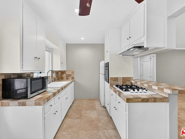 1619 Colby Ave #4 — Photo 13