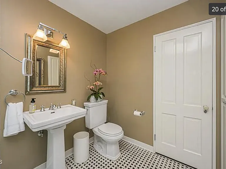 1893 Rose Villa St — Photo 20