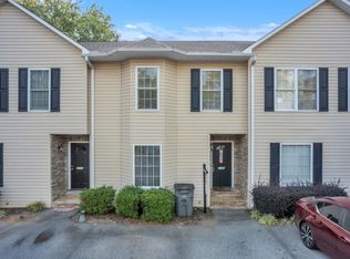 1122 E Lee Rd, Taylors, SC 29687