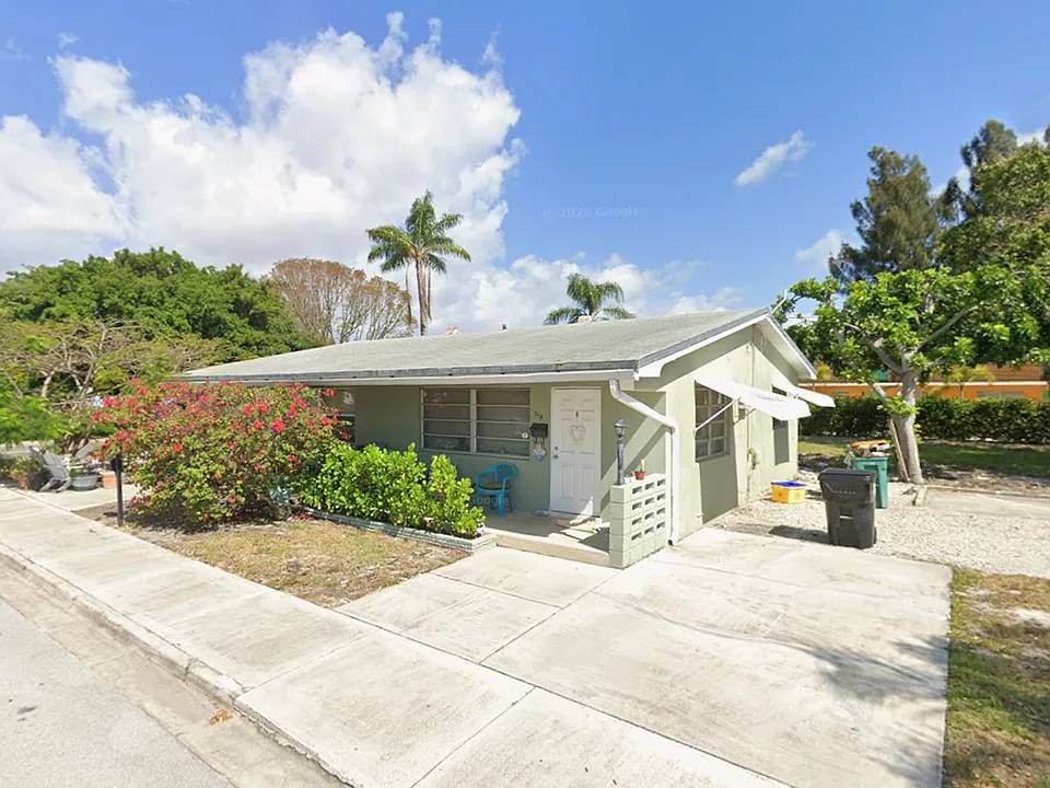912-920 11th Ave N