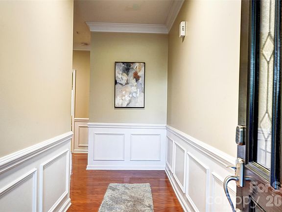 3rd image of 627 Sunfish Ln