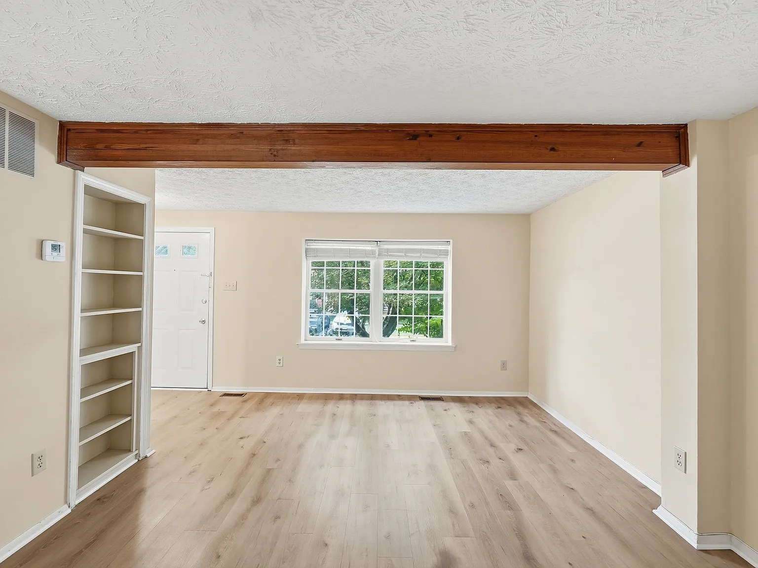3 bed, 1820 sqft, $2,799 — Photo 4