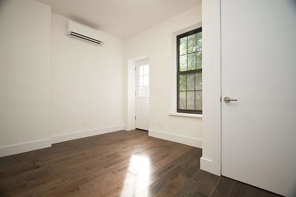 Rented by Nooklyn NYC LLC | media 42