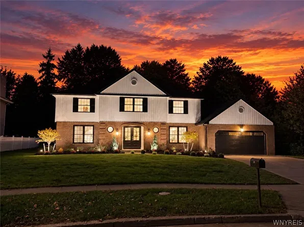 109 Troy View Ln, Williamsville, NY 14221