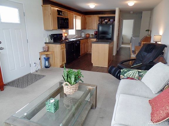 4th image of 3238 S 181st St Unit 74