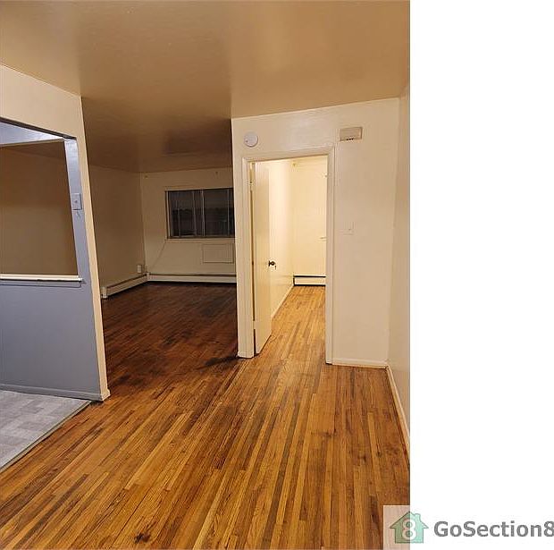 2nd image of 711 E 213th St Floor 1