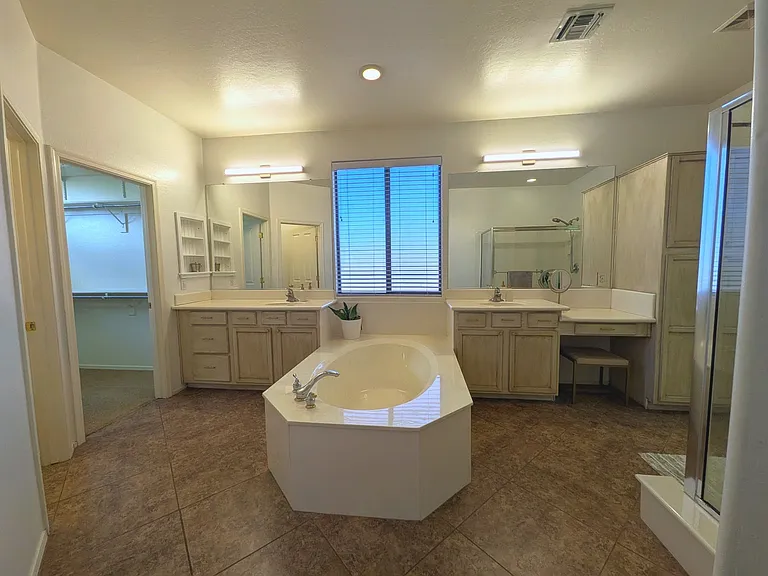 4053 E Reins Rd — Photo 13