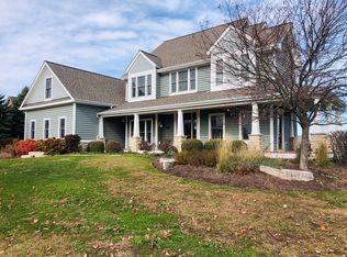 940 Chestnut Hill Ln, Sugar Grove, IL 60554