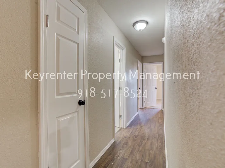 S 79th E Ave Duplex — Photo 38
