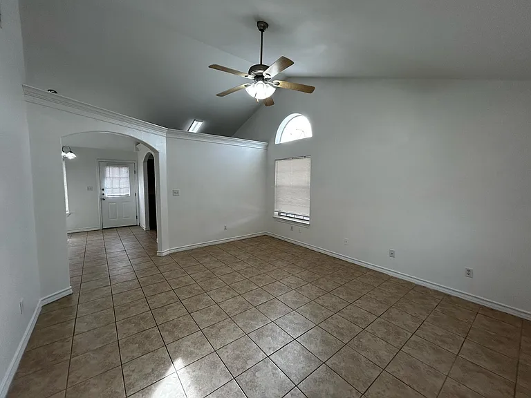 2101 Bahamas Dr #2 — Photo 4