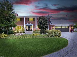 10 Azalea Ct, Hamilton, ON L8J 1K4