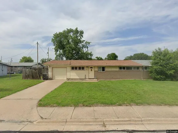 1410 Crescent Dr, Salina, KS 67401
