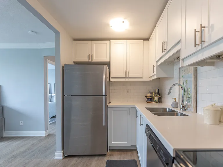 335 Melvin Ave — Photo 1