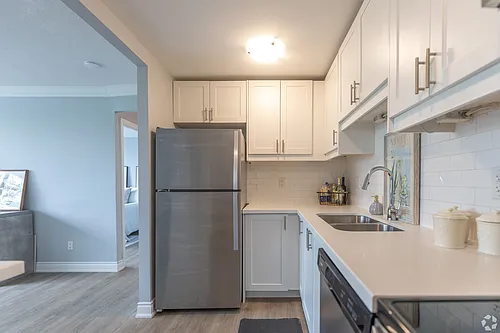 335 Melvin Ave Photo 1