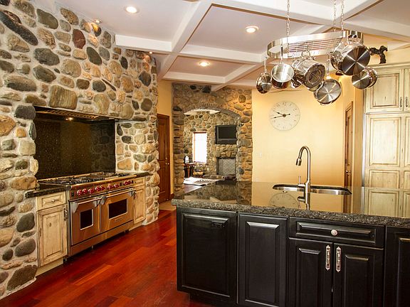 5th image of 619 E Holly Haven Cir