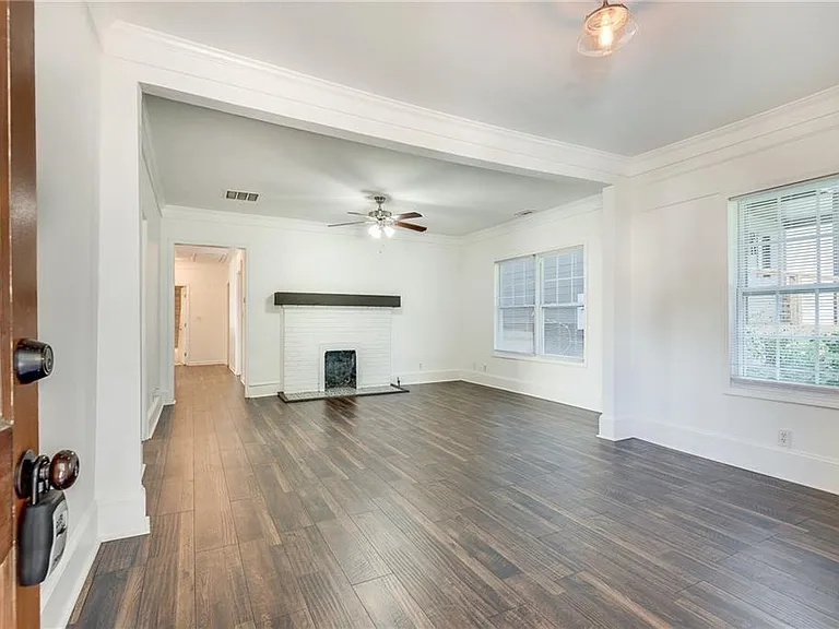 244 Laurel Ave SW — Photo 5