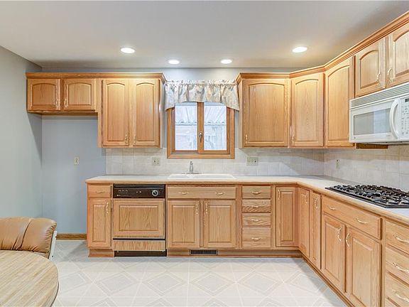 2nd image of 15487 Sandalhaven Dr