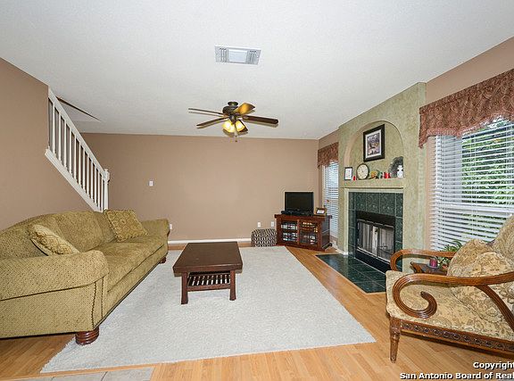 3rd image of 11264 Woodridge Blf