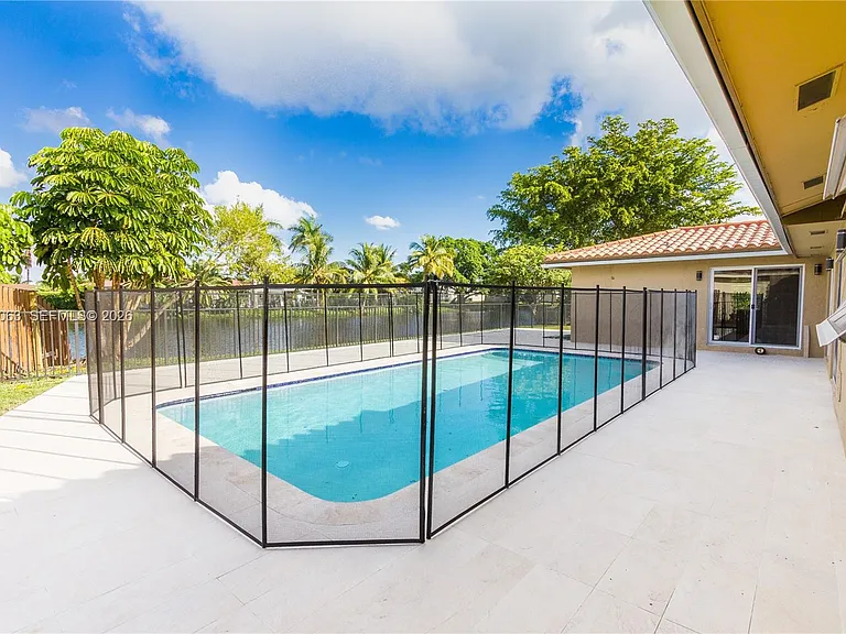16641 Royal Poinciana Dr — Photo 6