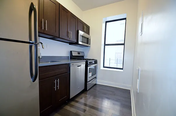 Rented by CITY SKYLINE REALTY INC | media 18