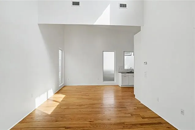 7510 Zimpel St — Photo 4