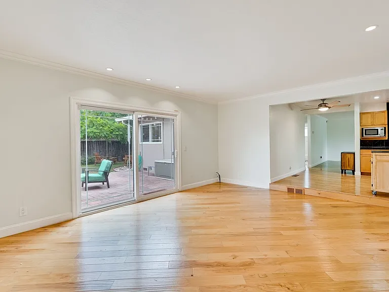 3228 Woodmont Dr — Photo 13