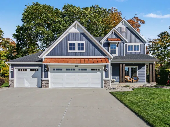 3073 Deer Haven Dr, Jenison, MI 49428