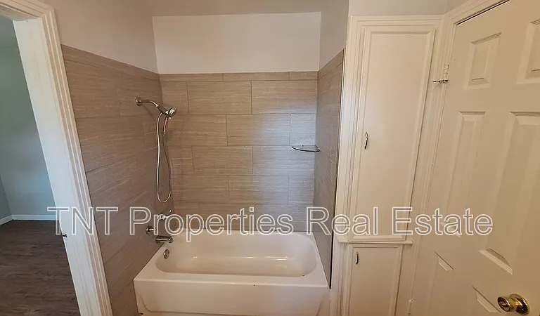 1618 Willow St — Photo 9