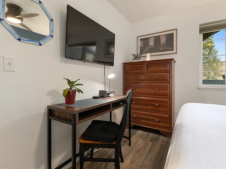 Bedroom 2 | Kingsize Bed | Study Table | Smart Tv