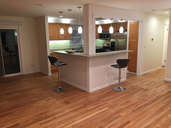 4th image of 8 Orchard Ln