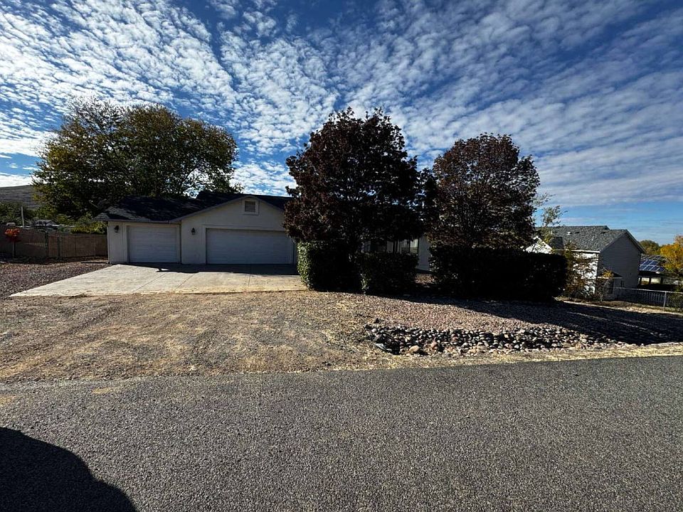 1st image of 3750 N Meadowlark Dr