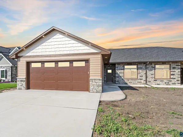 1007 Duck Cir, Hartford, SD 57033