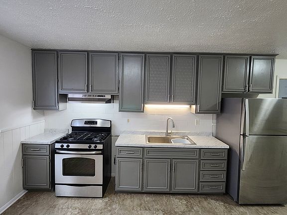 4th image of 4041 W Courtland St