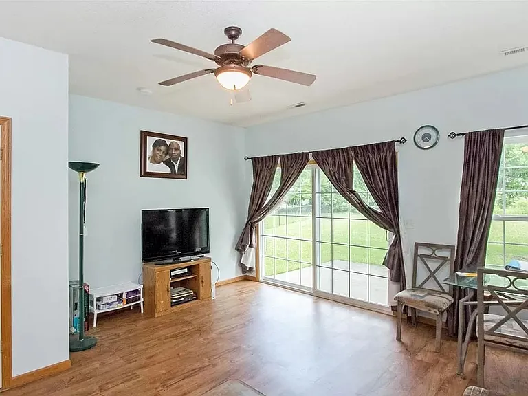 73 Primrose Ct — Photo 3
